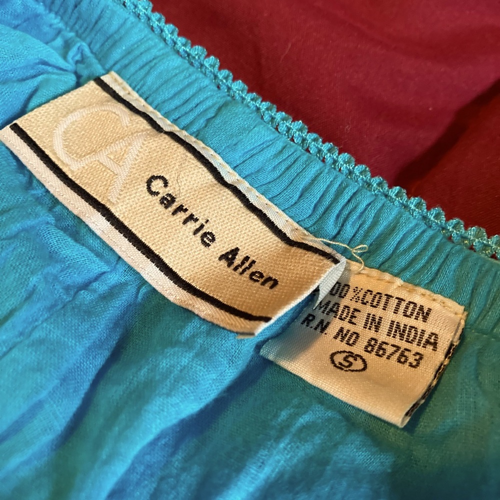 Bohemian skirt, lined, with elastic waistband.